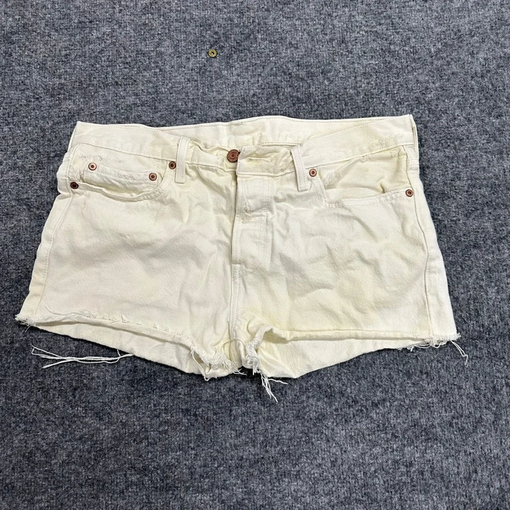 Levi's Denim Shorts Womens Size 31 Off-White Cream Cut Off Distressed Cotton 501